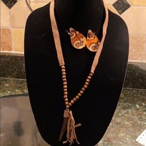 Great Necklace & Earrings Set